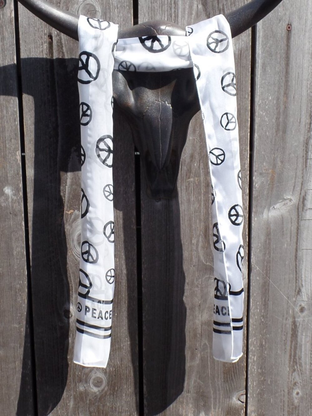 PEACE LOVE Scarf - Picture 3 of 10